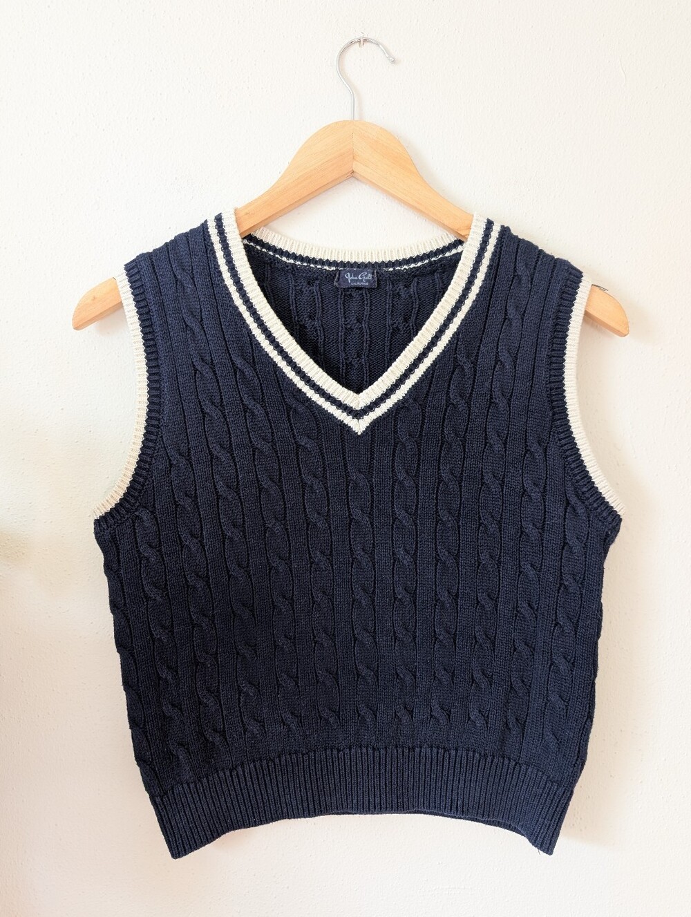 J. Galt | Brandy Melville | Cable Knit Sweater Vest